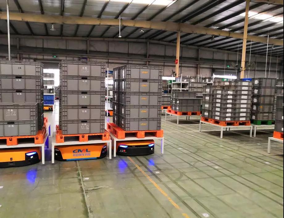 国内最大汽车物流无人仓库 熊猫小仓一站式仓储托管公司的物流与仓储自动化工程设备